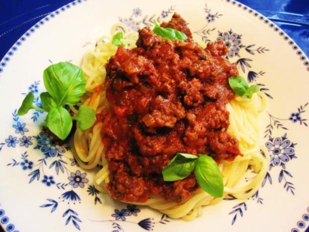 Spaghetti mit würziger Hackfleischsoße - Rezept - kochbar.de