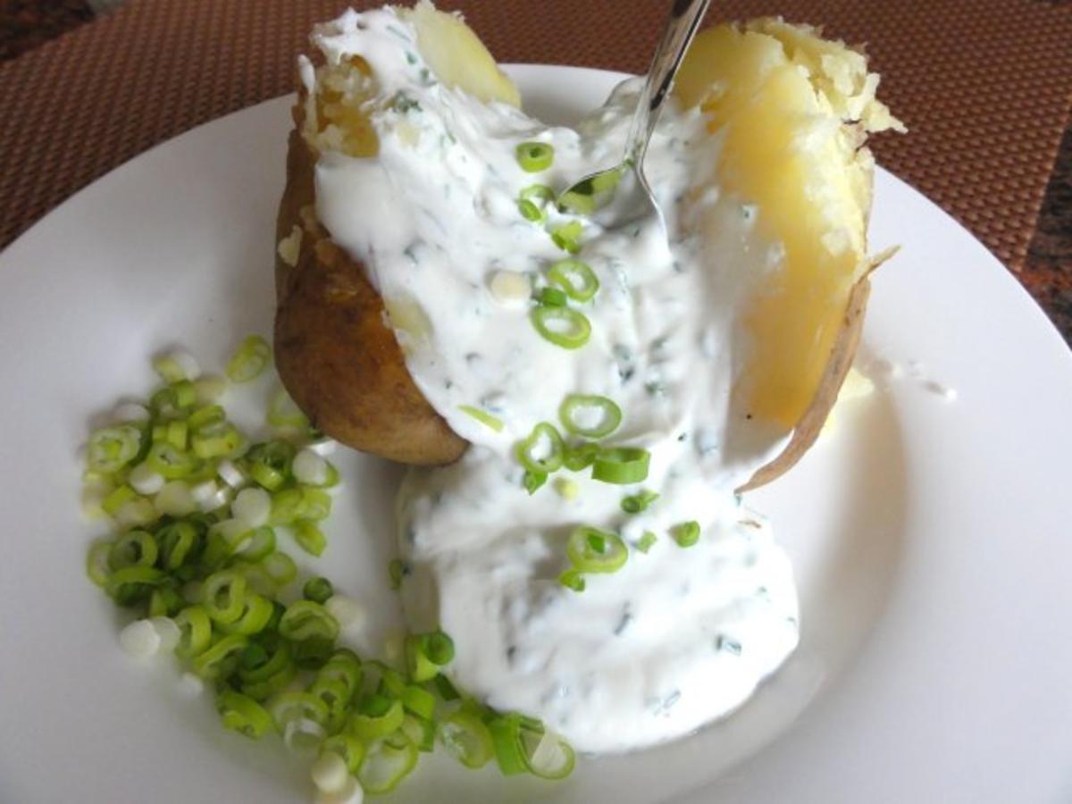 Kartoffel:   BACKKARTOFFEL mit Schnittlauchquark - Rezept - Bild Nr. 2