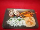 Gefüllte Putenrouladen an Pfifferling-Weißwein-Soße mit Wildreis und Karotten - Rezept