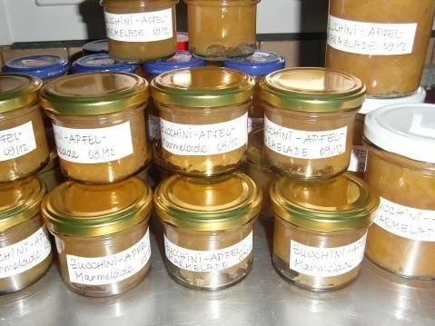 Rezept: Zucchini-Apfel-Marmelade eingemacht Bild Nr. 4 Zucchini-Apfel-Marmelade eingemacht - Rezept - Bild Nr. 4