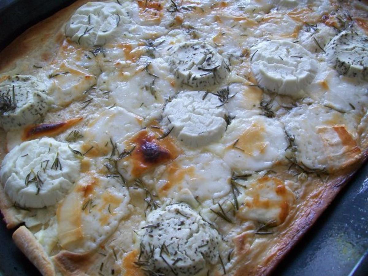 Flammkuchen mit Ziegenkäse - Rezept