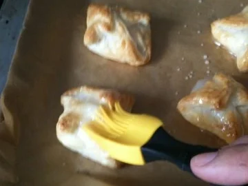 Rezept: Blätterteig-Mandeltaschen Bild Nr. 7 Blätterteig-Mandeltaschen - Rezept - Bild Nr. 7