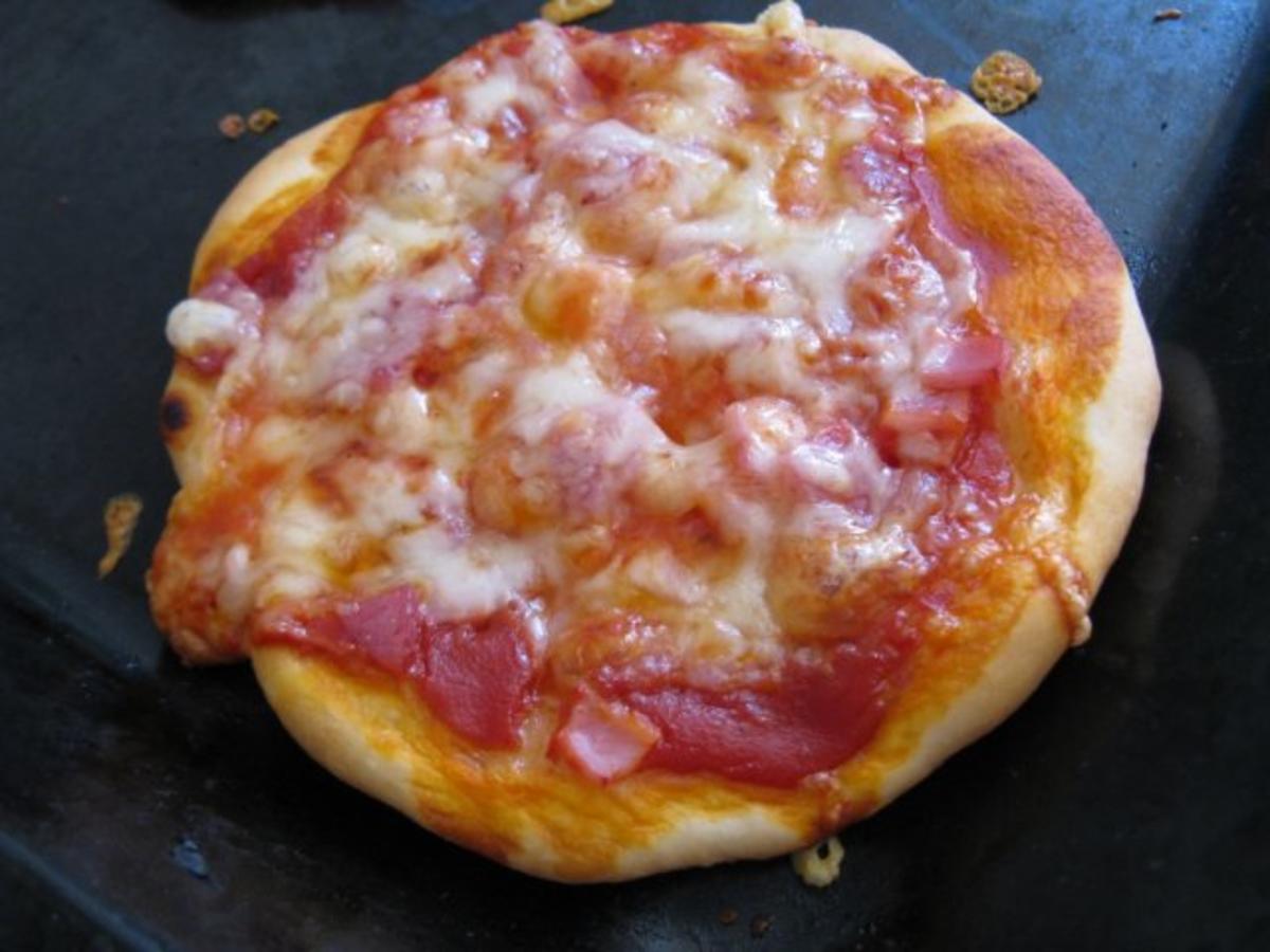 Mini-Pizza - kleine Pizzas - Rezept mit Bild - kochbar.de