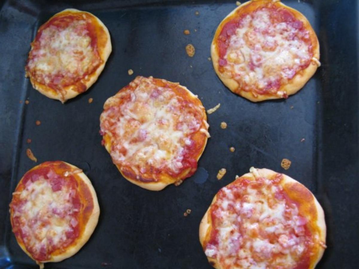 Mini-Pizza - kleine Pizzas - Rezept - Bild Nr. 2
