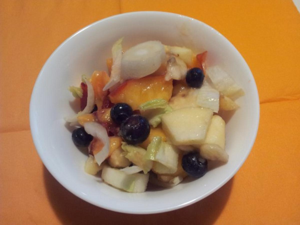 Obst-Salat im Juli mit Heidelbeeren - Rezept - Bild Nr. 2