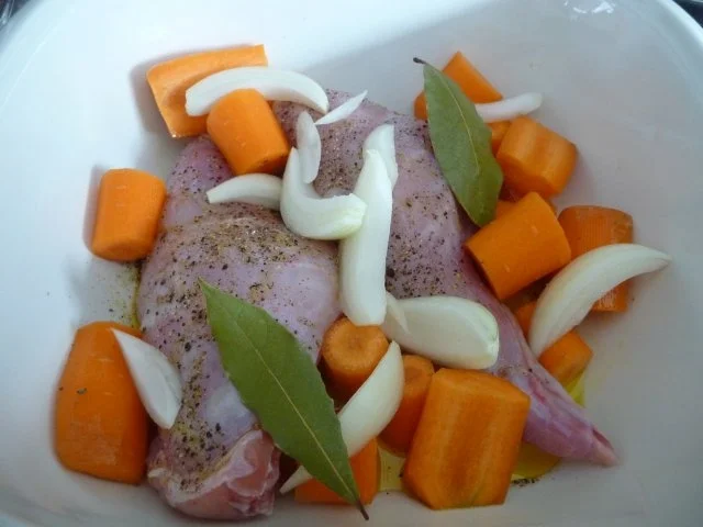 Wild & Co : Hasen / Kaninchen-Keulen, Dinkelspätzle und Salat - Rezept - Bild Nr. 5