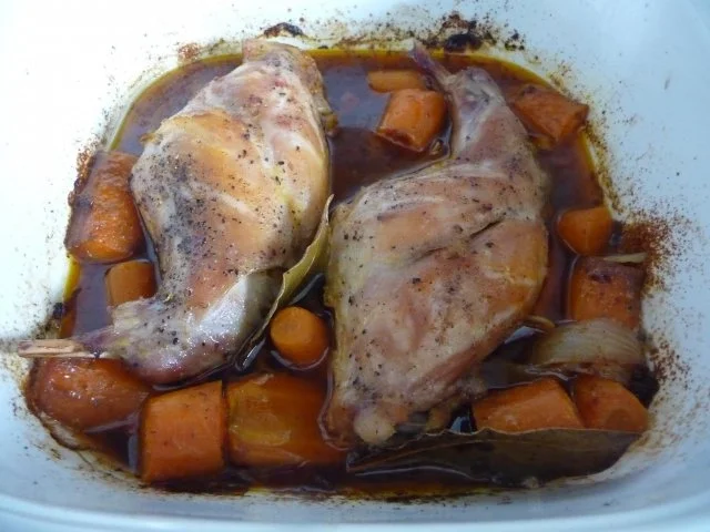 Wild & Co : Hasen / Kaninchen-Keulen, Dinkelspätzle und Salat - Rezept - Bild Nr. 9