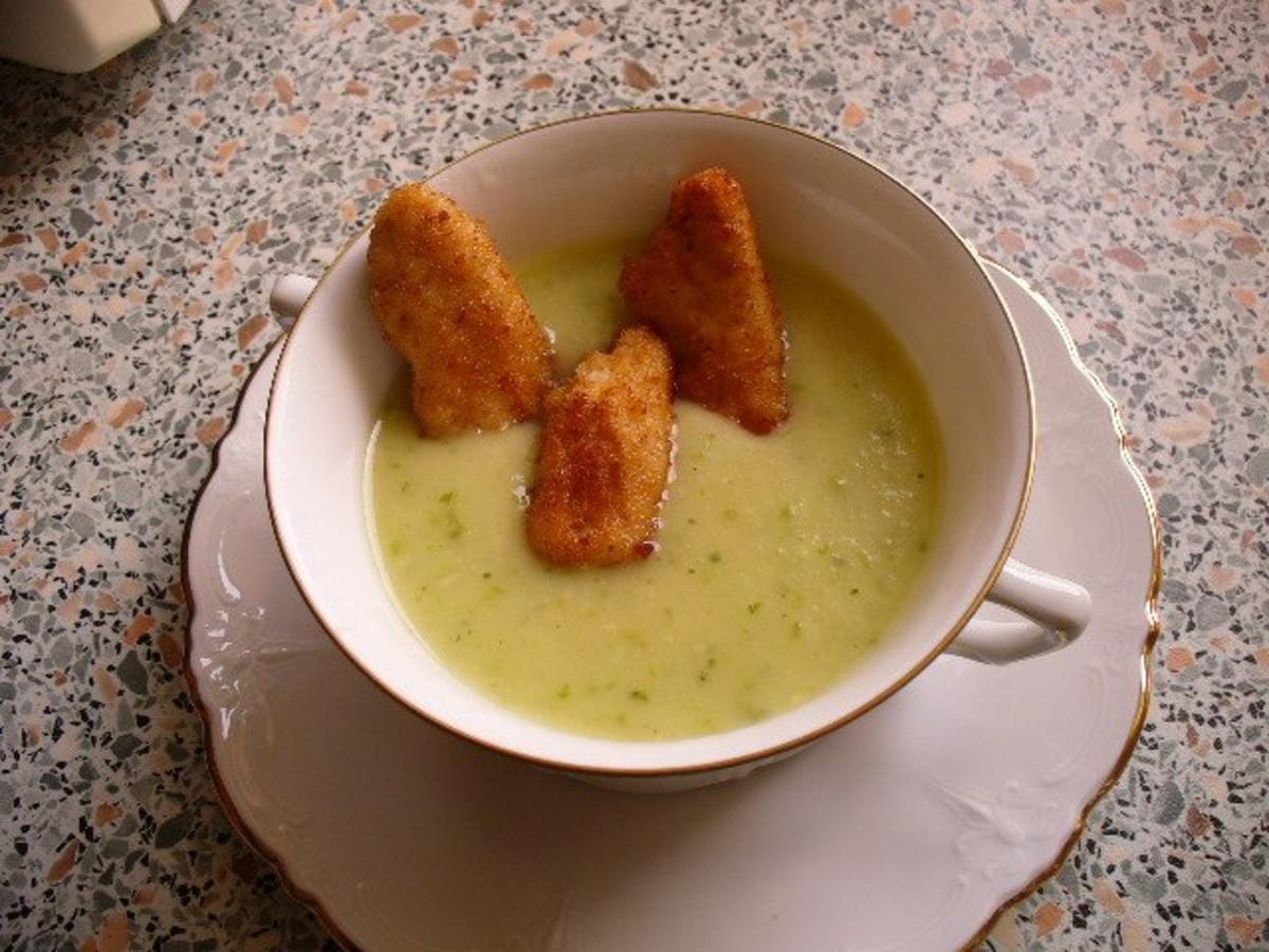 Zucchinisuppe mit Hähnchensticks - Rezept - kochbar.de