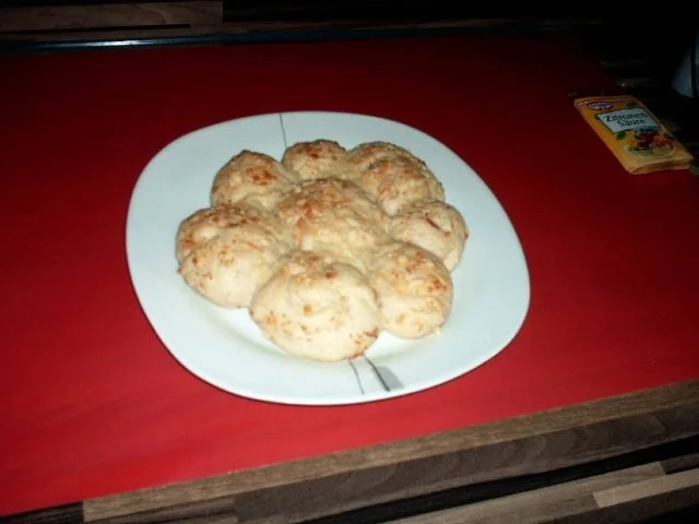 Rezept: Partybrötchen mit Kräuter und Knoblauch Partybrötchen mit Kräuter und Knoblauch - Rezept