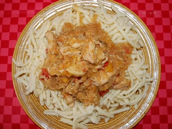 Kalorienarme Puten Gulasch mit Sauerkraut - Rezept