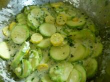 Zucchinisalat Gelb-Grün zu NT Paprika-Rollbraten - Rezept