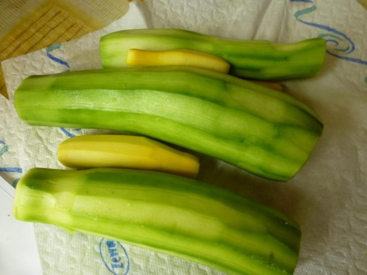 Zucchinisalat Gelb-Grün zu NT Paprika-Rollbraten - Rezept - Bild Nr. 3