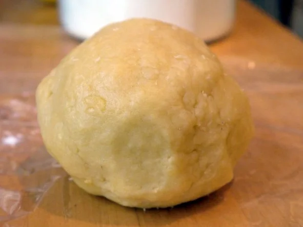 Ziegenkäsetarte mit karamellisiertem Knoblauch - Rezept - Bild Nr. 3