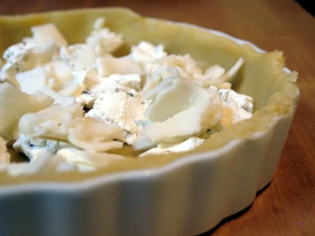 Ziegenkäsetarte mit karamellisiertem Knoblauch - Rezept - Bild Nr. 8