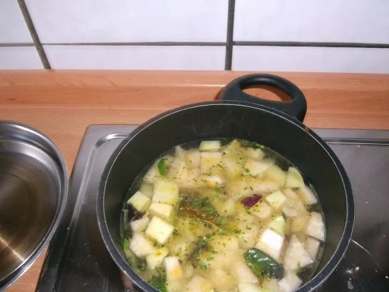 Rezept: mediteran gefüllte Kräuter-Frikadellen Bild Nr. 9 mediteran gefüllte Kräuter-Frikadellen - Rezept - Bild Nr. 9