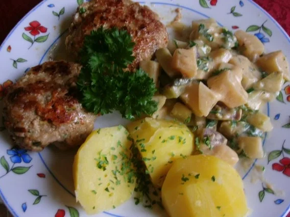 Rezept: mediteran gefüllte Kräuter-Frikadellen mediteran gefüllte Kräuter-Frikadellen - Rezept