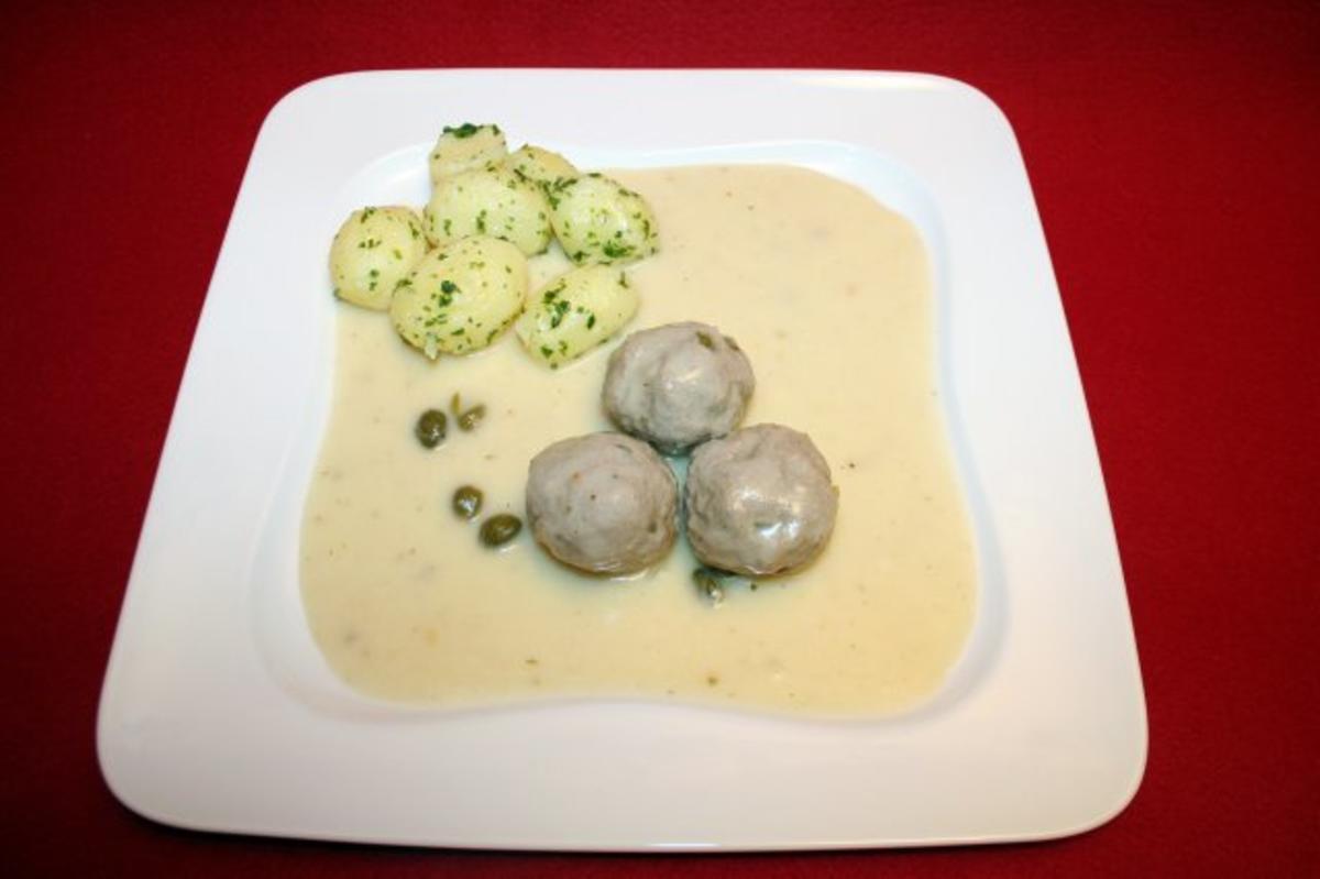 Königsberger Klopse mit Kapern und Petersilienkartoffeln - Rezept