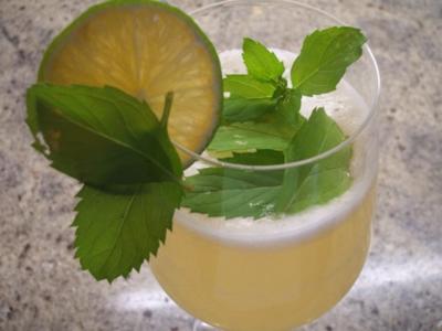 Rezept: Getränke: Honey-Hugo Getränke: Honey-Hugo - Rezept