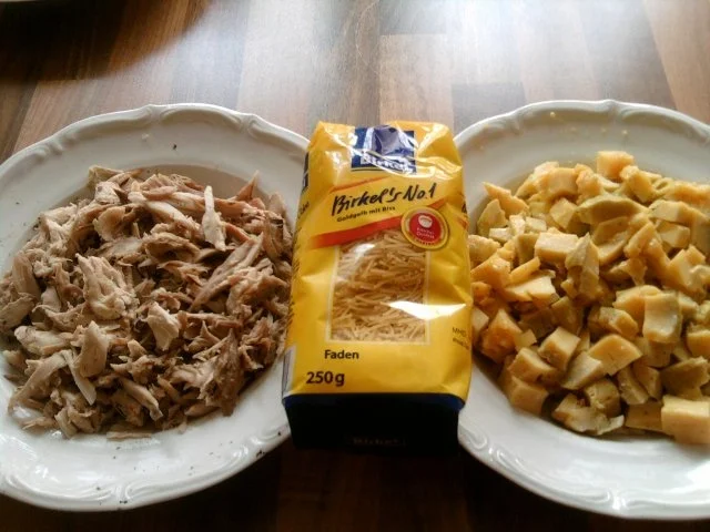 Hühnersuppe UND Hühnerfrikassee = Ein Arbeitsgang! - Rezept - Bild Nr. 2