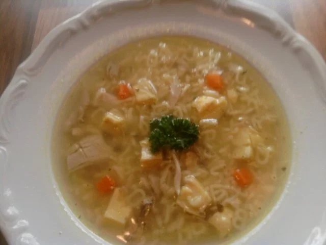 Hühnersuppe UND Hühnerfrikassee = Ein Arbeitsgang! - Rezept - Bild Nr. 4