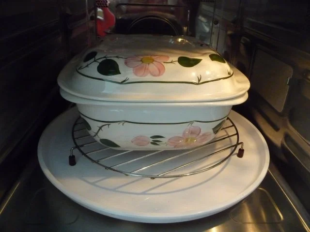 Geflügel : Hähnchenschenkel an buntem Reis mit Salat - Rezept - Bild Nr. 3