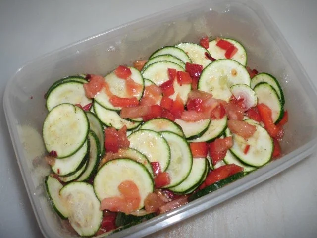 Rezept: Zucchinisalat Bild Nr. 4 Zucchinisalat - Rezept - Bild Nr. 4