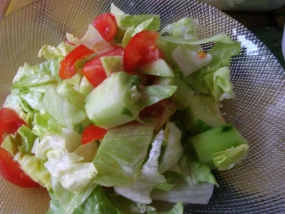 Rezept: leckerleichter Sommersalat mit Schmanddip Bild Nr. 5 leckerleichter Sommersalat mit Schmanddip - Rezept - Bild Nr. 5