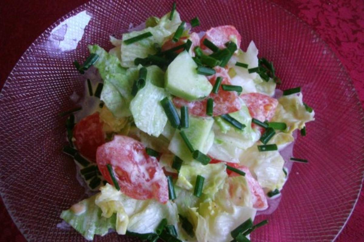 leckerleichter Sommersalat mit Schmanddip - Rezept - Bild Nr. 2