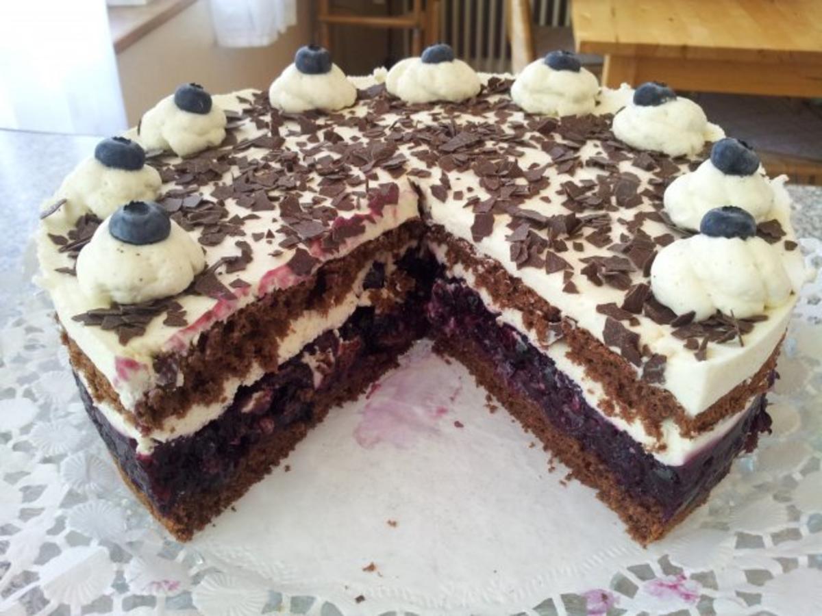 Torte "Schwarzwälder Art" mit Blaubeeren - Rezept Gesendet von
Ann-Kristin29