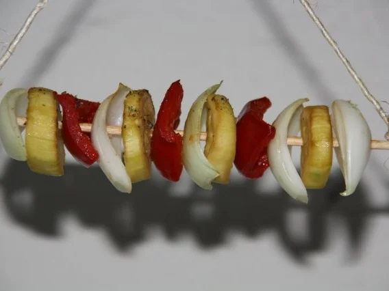 Marinierte Gemüsespieße aus dem Räucherofen - Rezept