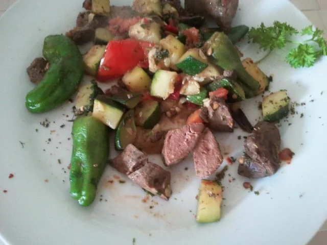 Leber-Party mit jungem, frischem und scharfen Gemüse - Rezept