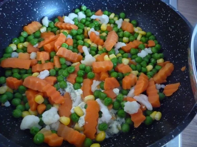 Pasta : Dinkel-Volkorn-Spirelli mit Buttergemüse und gehobeltem Parmesan - Rezept - Bild Nr. 4