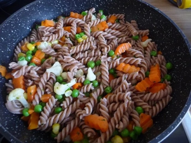 Pasta : Dinkel-Volkorn-Spirelli mit Buttergemüse und gehobeltem Parmesan - Rezept - Bild Nr. 6