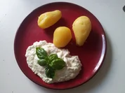 Quark mit Leinöl, frischem Basilikum + Zwiebeln - Rezept