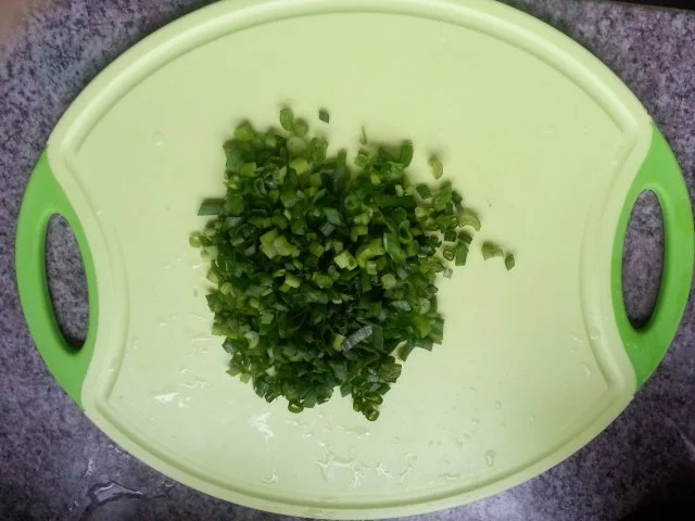 Quark mit Leinöl, frischem Basilikum + Zwiebeln - Rezept - Bild Nr. 5