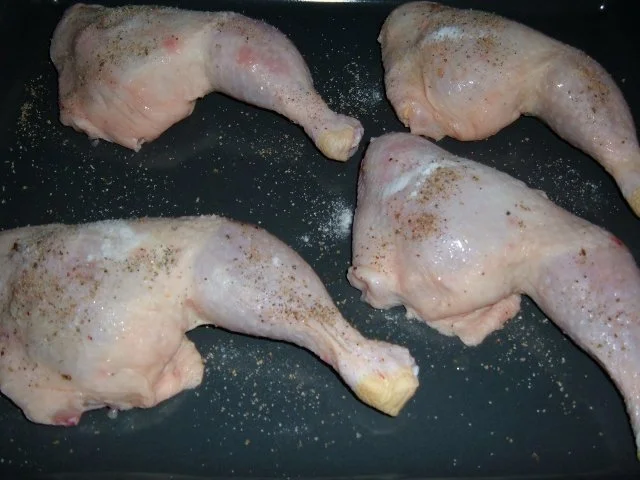 Rezept: Geflügel : Hähnchekeulen aus dem Ofen Bild Nr. 2 Geflügel : Hähnchekeulen aus dem Ofen - Rezept - Bild Nr. 2