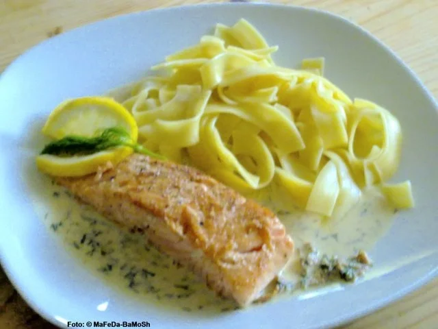Rezept: Lachsfilet in Dillcreme Lachsfilet in Dillcreme - Rezept