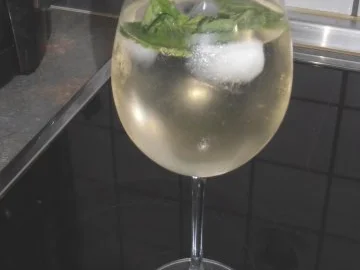 Rezept: H U G O Bild Nr. 2 H U G O - Rezept - Bild Nr. 2