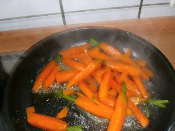 marinierte Hähnchenbrustfilet"s mit karamellisierten Möhren in Senf-Schnittlauchsosse - Rezept - Bild Nr. 14