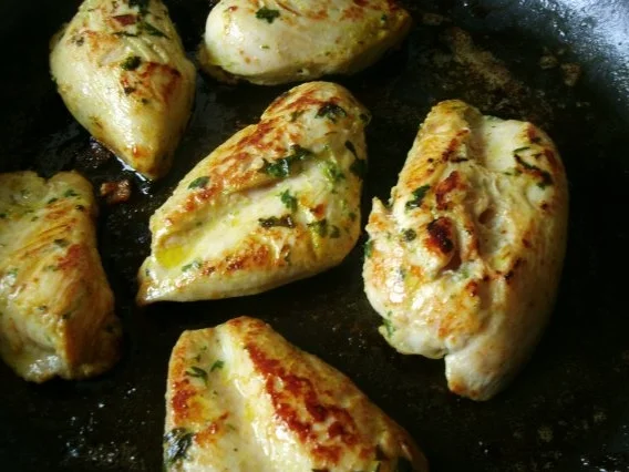 marinierte Hähnchenbrustfilet"s mit karamellisierten Möhren in Senf-Schnittlauchsosse - Rezept - Bild Nr. 11