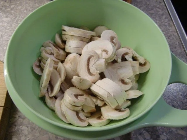 Geschnetzeltes mit Champignons auf ein Reisbett - Rezept - Bild Nr. 3