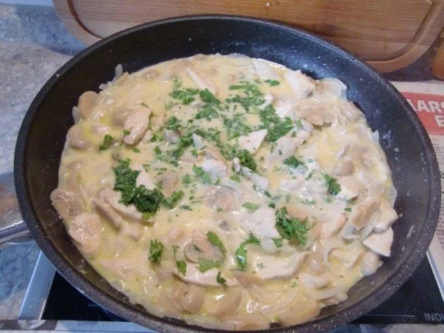 Geschnetzeltes mit Champignons auf ein Reisbett - Rezept - Bild Nr. 12