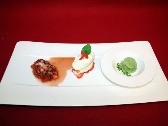 Mascarpone, Vanille, Erdbeere, Essig, Basilikum - Rezept