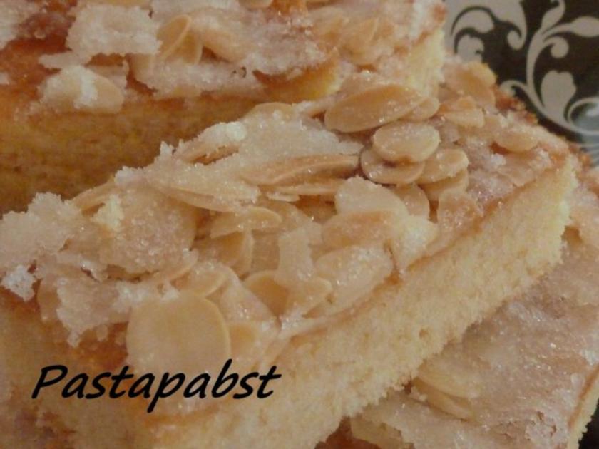 Blitz-Butterkuchen mit Mandelhaube - Rezept - kochbar.de