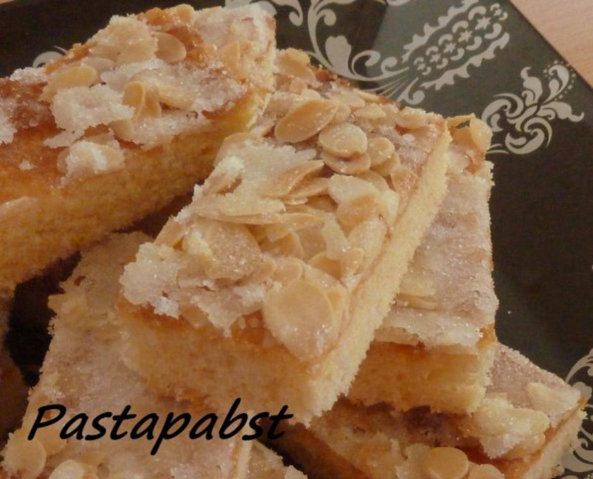 Blitz-Butterkuchen mit Mandelhaube - Rezept - Bild Nr. 3