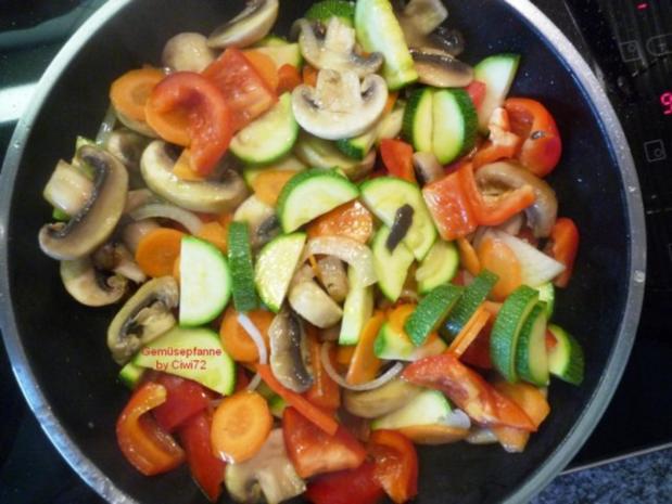 Bunte Gemüsepfanne Mit Tomatensauce