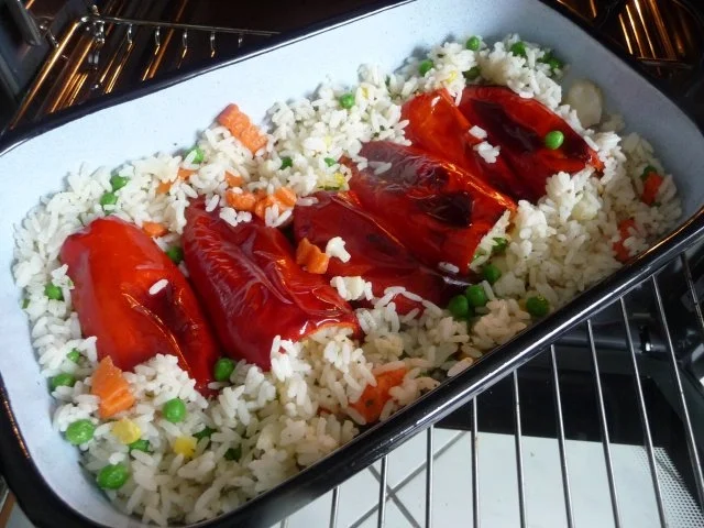 Rezept: Fleischlos : Paprika mit Gemüsereis gefüllt aus dem Backofen.... Bild Nr. 15 Fleischlos : Paprika mit Gemüsereis gefüllt aus dem Backofen.... - Rezept - Bild Nr. 15