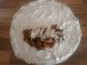 Wraps mit Gyros, Kräuter-Tsatziki und Krautsalat - Rezept