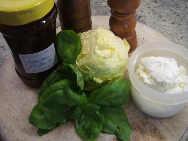 Rezept: Frischkäse: Salat und Johannisbeergelee Bild Nr. 3 Frischkäse: Salat und Johannisbeergelee - Rezept - Bild Nr. 3