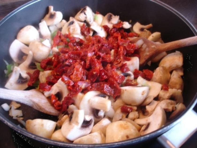 Nudeln mit Sahne-Champignons - Rezept mit Bild - kochbar.de